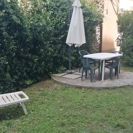 Apartamento Con Giardino