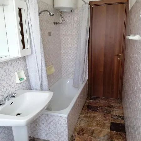 Apartment Con Giardino